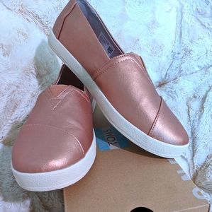 Metallic Rose Gold Tom's Avalon Sneakers